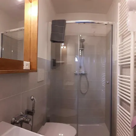 ゲストハウス Oro Rosso Locazione Turistica 3*